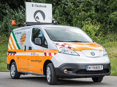 Photo: Elektro-Leicht-LKW der Asfinag auf der Straße