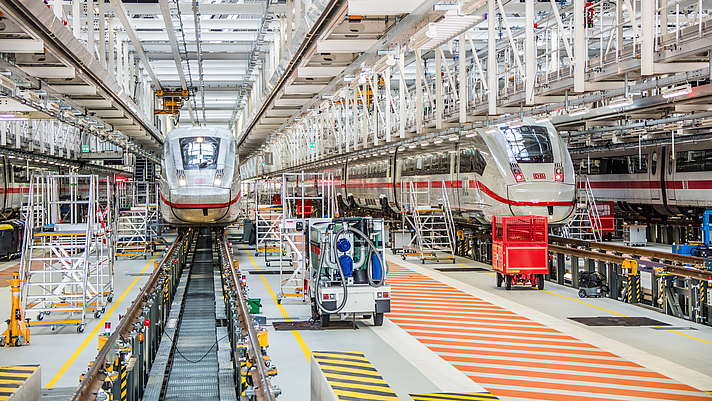 Foto: Instandhaltungshalle der Deutschen Bahn der ICE-Flotte