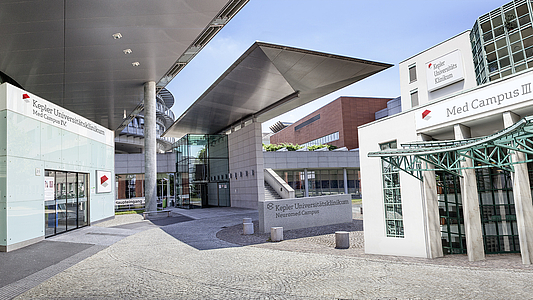 Photo: Kepler Universitätsklinikum von aussen 