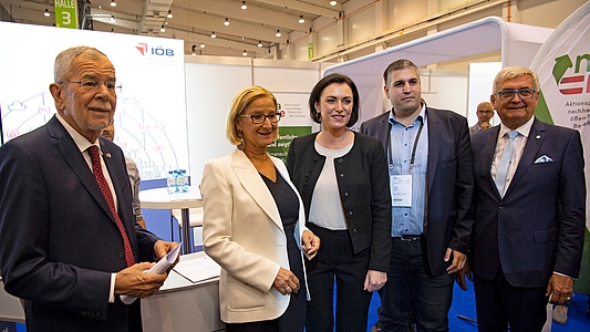 Besucher am IÖB Stand der Kommunalmesse: Bundespräsident Alexander Van der Bellen, der NÖ Landeshauptfrau Johanna Mikl Leitner, Bundesministerin Elisabeth Köstinger und Gemeindebund Präsident Alfred Riedl 