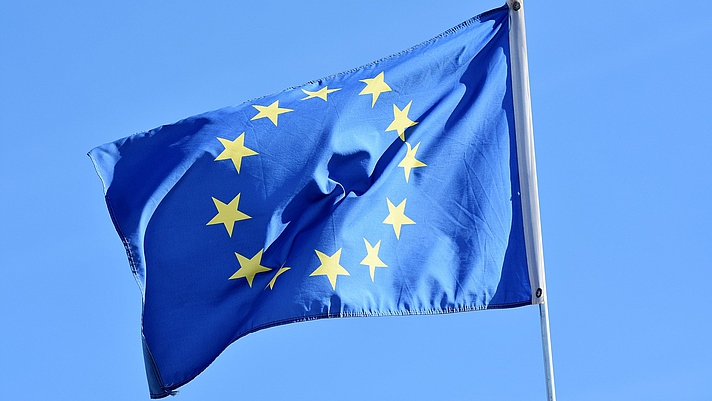 Photo: EU Flagge im Wind