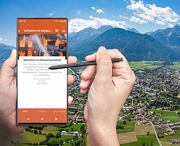 Foto: Anwender bedient die Smarte Lienz App