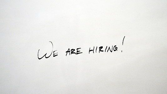 Bild mit Text We Are hiring