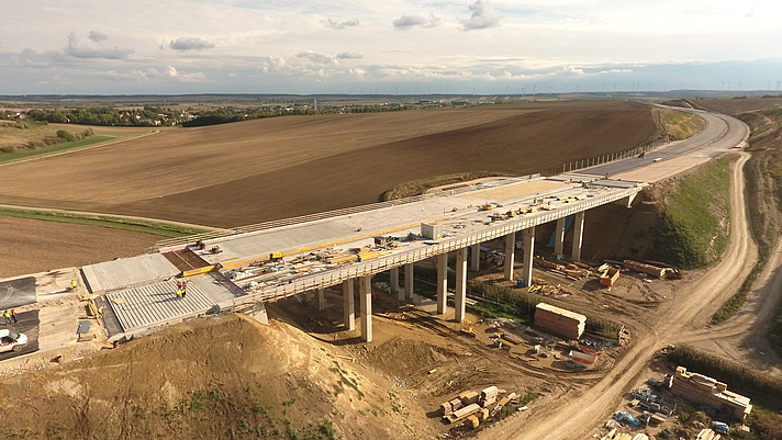 Photo: Brücke in Wilfersdorf aus der Luft photographiert 