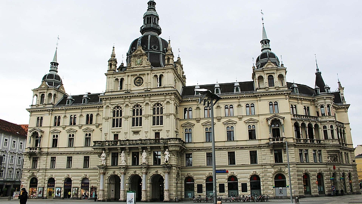 Photo: Frontansicht des Rathaus der Stadt Graz